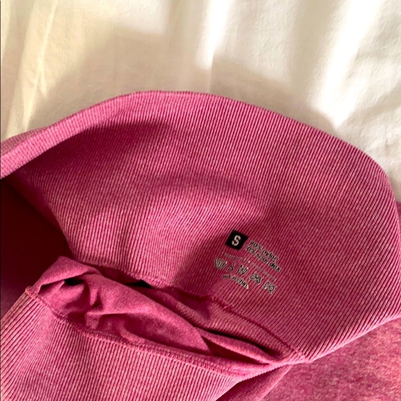 Stretchy workout leggings. Worn once - Picture 3 of 3